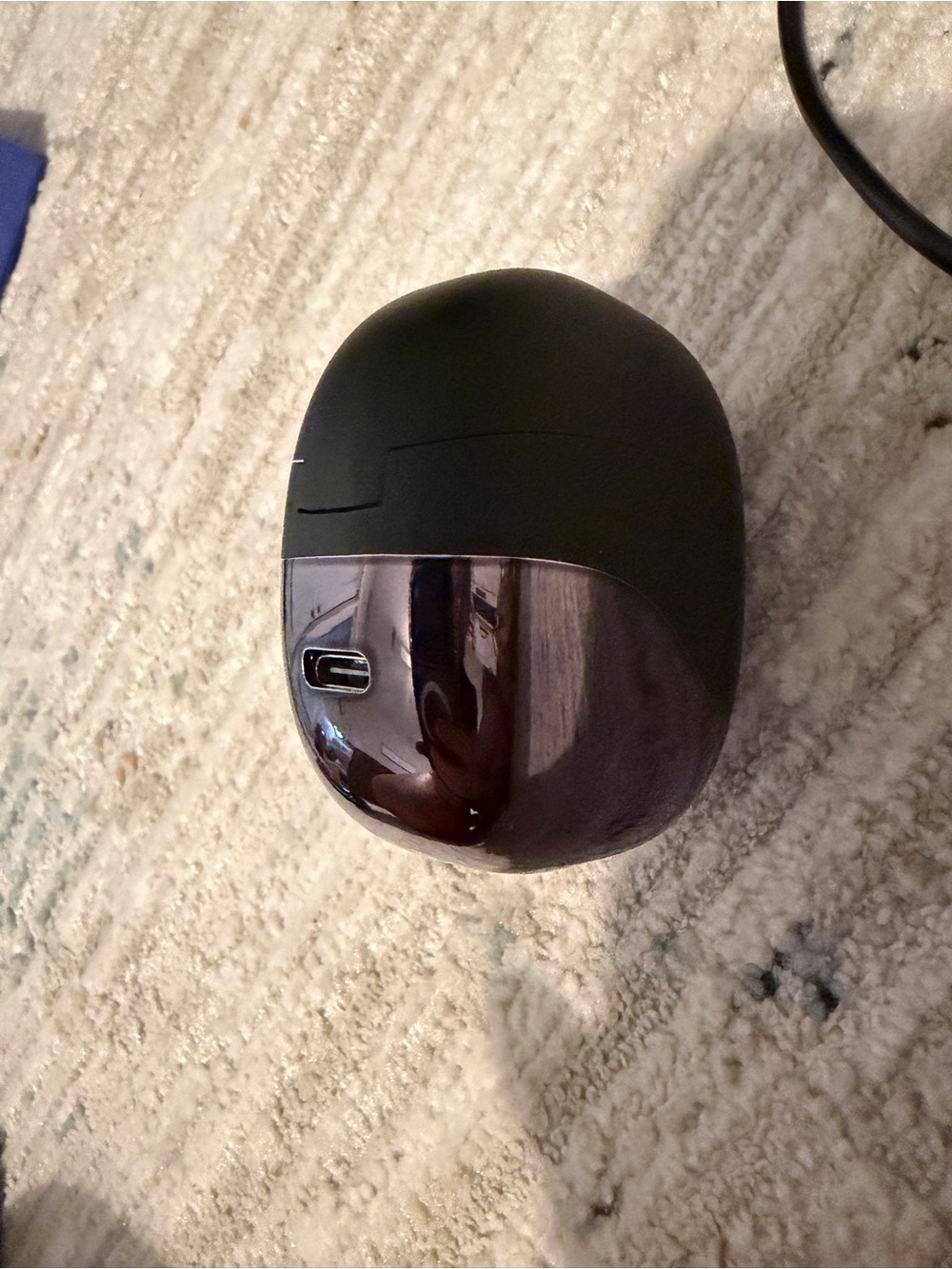 Black Wireless Earbuds Trio with Charging Case - Picture 4 of 6